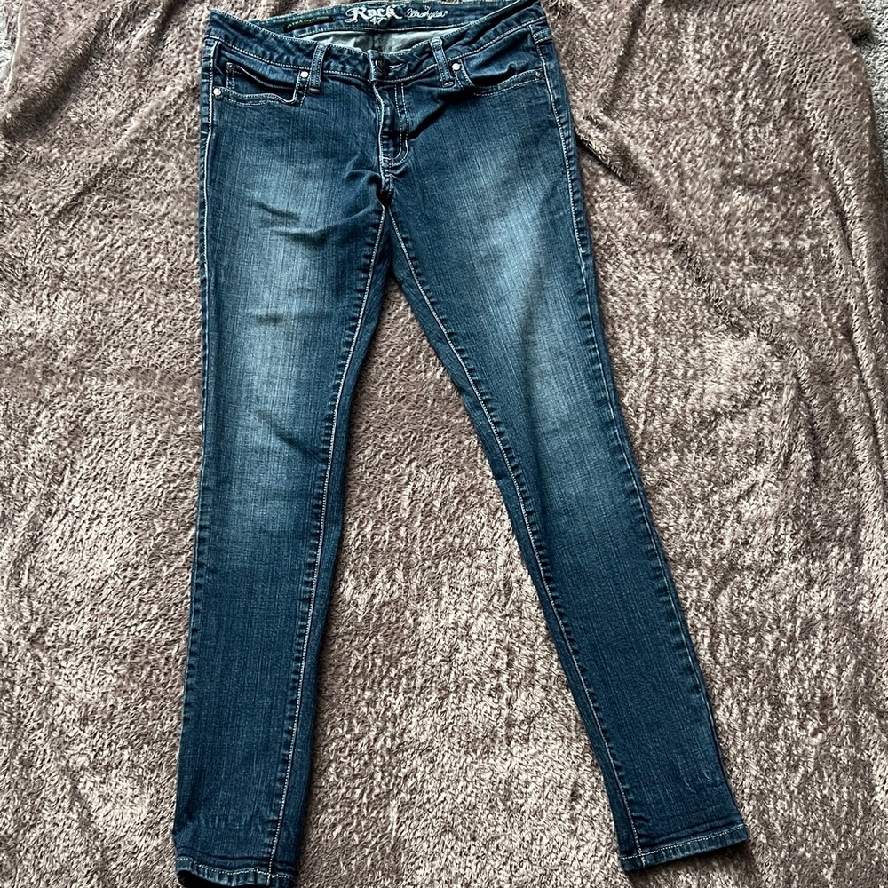 Ladies Wranglers Rock 47 jeans. Ultra low rise slim fit.